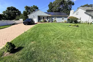 35 Ranch Dr, Shirley, NY 11967 - Photo 3