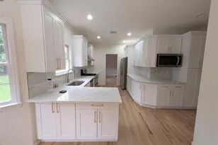 18 Woodridge Ln, Coram, NY 11727 - Photo 31