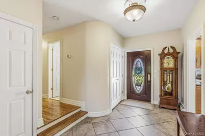 31 Dehan Street, Smithtown, NY 11787 - Photo 5