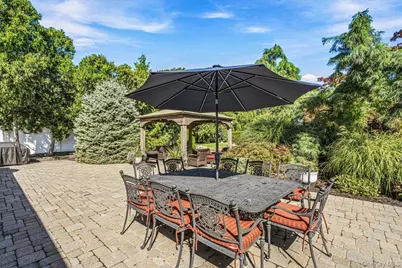 31 Dehan Street, Smithtown, NY 11787 - Photo 31