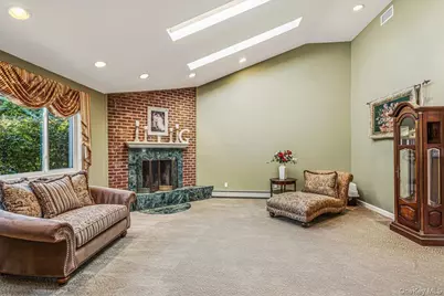 31 Dehan Street, Smithtown, NY 11787 - Photo 7