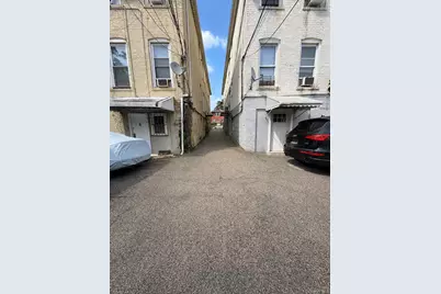 2541 Holland Avenue, Bronx, NY 10467 - Photo 31