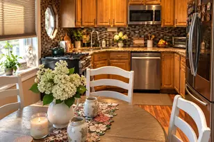 42 Birch Rd, New York, NY 10303 - Photo 3