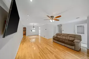 12 Beecher St, Coram, NY 11727 - Photo 15