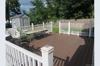 9 Palfrey Street, Bay Shore, NY 11706 - Photo 5