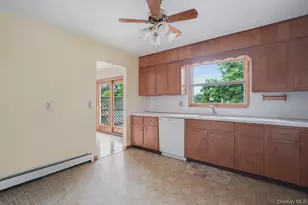 103 Edgehill Dr, Wappingers Falls, NY 12590 - Photo 7