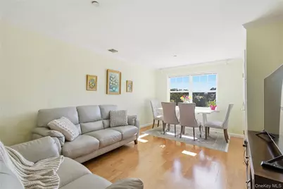 300 Woodcrest Lane #329, Mount Kisco, NY 10549 - Photo 3