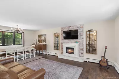 26 Avenue D, Holbrook, NY 11741 - Photo 3