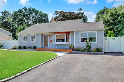 116 Washington Avenue, West Sayville, NY 11796 - Photo 3