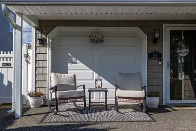 35 Magpie Lane, Levittown, NY 11756 - Photo 3