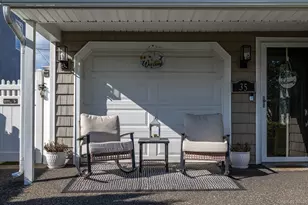 35 Magpie Ln, Levittown, NY 11756 - Photo 3