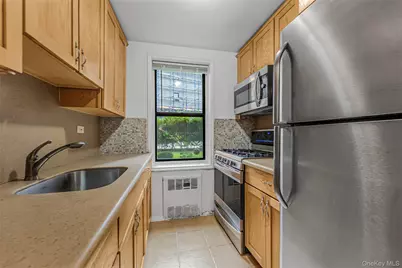 2550 Independence Avenue #2F, Bronx, NY 10463 - Photo 5