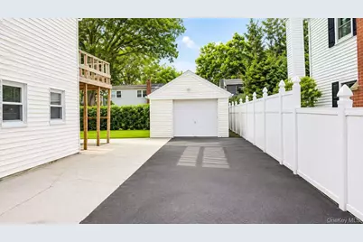 326 Curtis Avenue, Carle Place, NY 11514 - Photo 9