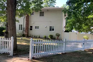 1093 Round Swamp Rd, Plainview, NY 11803 - Photo 7
