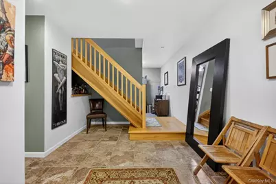 305 Oak Lane, Newburgh, NY 12550 - Photo 33