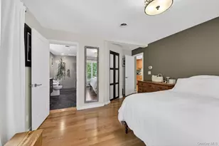 305 Oak Ln, Newburgh, NY 12550 - Photo 23