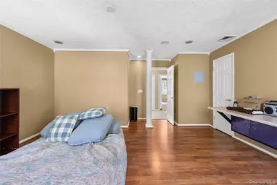 11 Burgoyne Court, Coram, NY 11727 - Photo 35