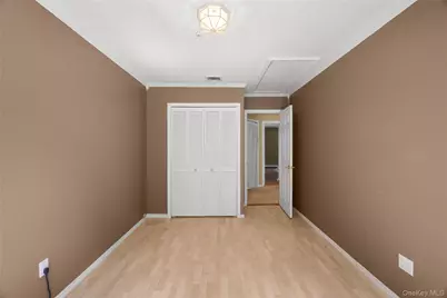 11 Burgoyne Court, Coram, NY 11727 - Photo 33
