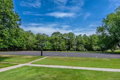 11 Burgoyne Court, Coram, NY 11727 - Photo 43