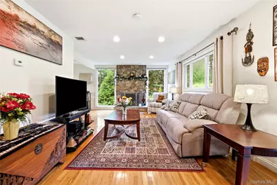 30 Oregon Drive, Huntington Station, NY 11746 - Photo 7