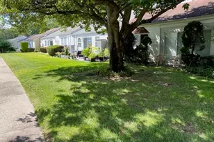 39 Freemont Ln, Coram, NY 11727 - Photo 13
