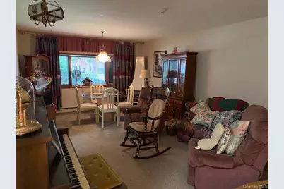 39 Freemont Lane, Coram, NY 11727 - Photo 11
