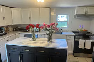 970 E Main St, Riverhead, NY 11901 - Photo 3