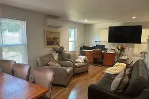 970 E Main St, Riverhead, NY 11901 - Photo 7