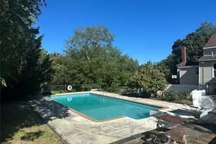 970 E Main St, Riverhead, NY 11901 - Photo 31