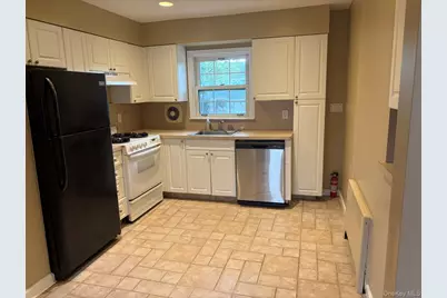 243 Lee Avenue, Hicksville, NY 11801 - Photo 3