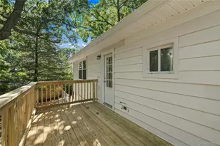147 Pauls Path, Coram, NY 11727 - Photo 27
