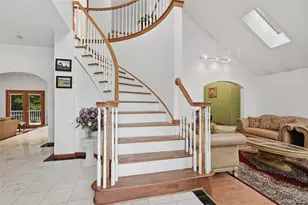 18 Bray Farm Ln, Wappingers Falls, NY 12590 - Photo 3