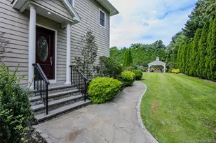 10 Meadow Glen Rd, Northport, NY 11768 - Photo 41