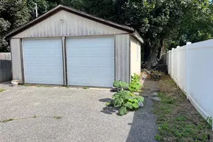56 Lowndes Ave, Huntington Station, NY 11746 - Photo 7