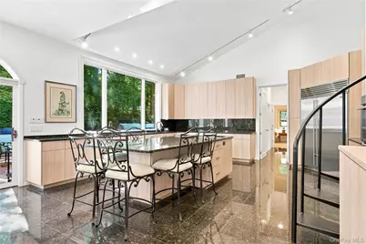 9 Swan Place, Saint James, NY 11780 - Photo 9