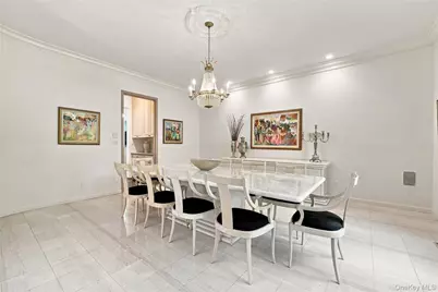 9 Swan Place, Saint James, NY 11780 - Photo 5