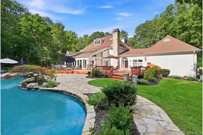 9 Swan Place, Saint James, NY 11780 - Photo 37