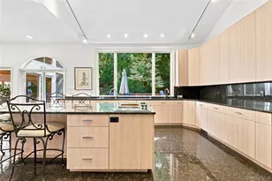 9 Swan Pl, Saint James, NY 11780 - Photo 7