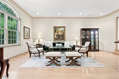 9 Swan Place, Saint James, NY 11780 - Photo 15