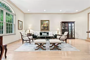 9 Swan Pl, Saint James, NY 11780 - Photo 15