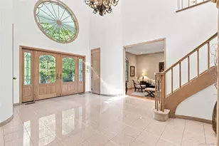 9 Swan Pl, Saint James, NY 11780 - Photo 3