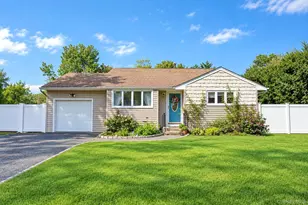 25 Marlboro Dr, Port Jefferson Station, NY 11776 - Photo 3