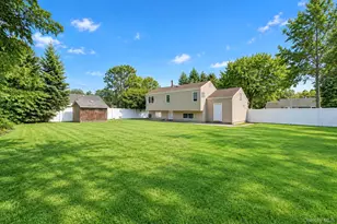 25 Marlboro Dr, Port Jefferson Station, NY 11776 - Photo 7
