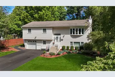 27 Will Rogers Lane, Nanuet, NY 10954 - Photo 1
