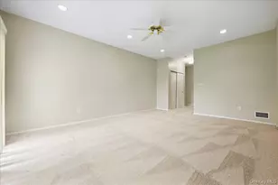 89 Windwatch Dr, Hauppauge, NY 11788 - Photo 15