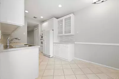 89 Windwatch Drive, Hauppauge, NY 11788 - Photo 5