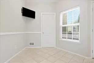 89 Windwatch Dr, Hauppauge, NY 11788 - Photo 3