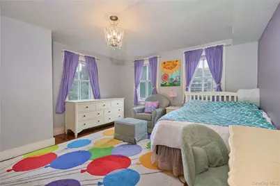 1641 Northern Boulevard, Roslyn, NY 11576 - Photo 5