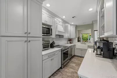 6 N Cambridge Court, Fishkill, NY 12524 - Photo 11