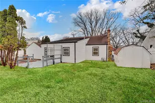 12 Carlls Path, North Babylon, NY 11703 - Photo 7